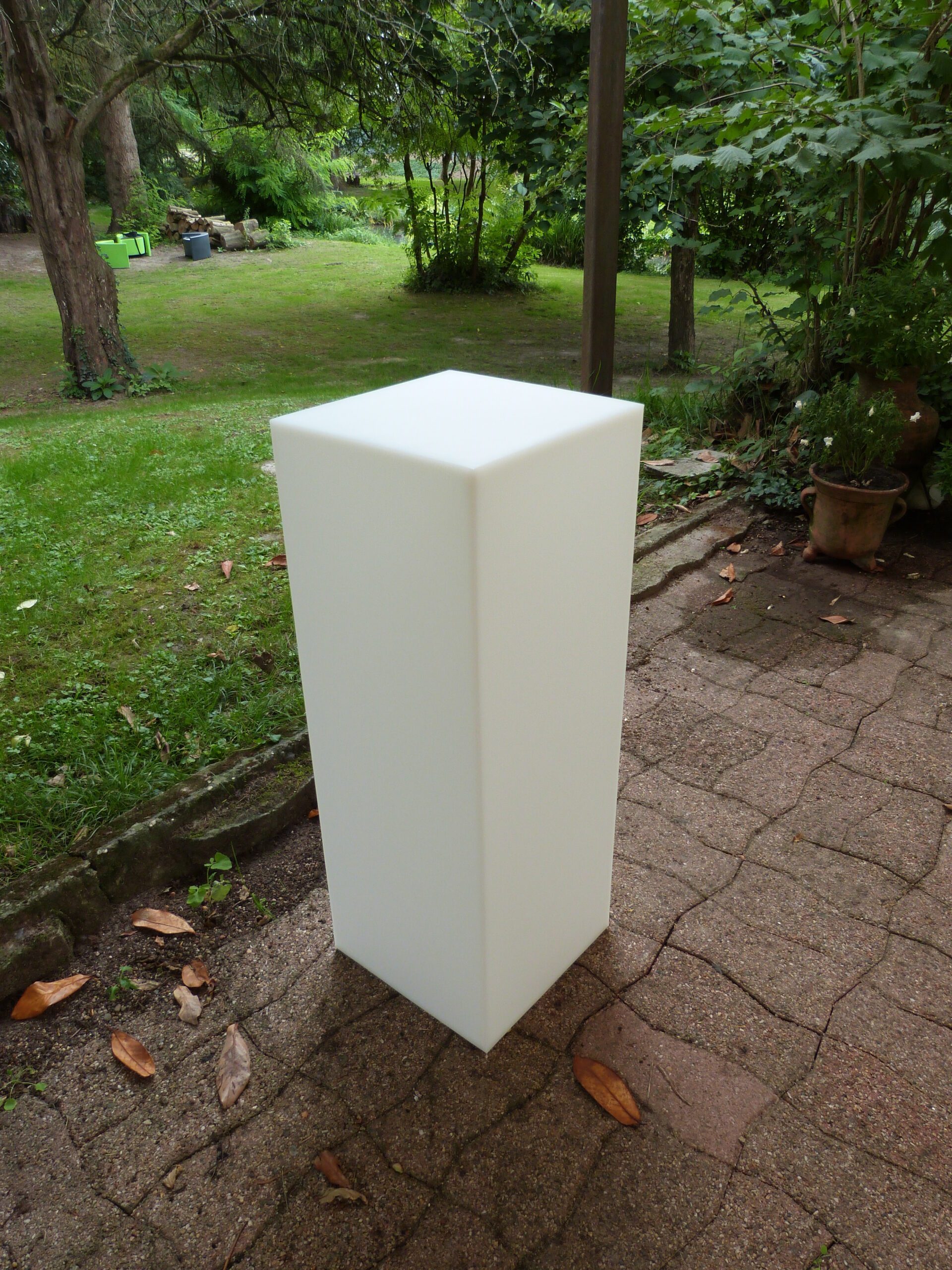 Lampe PODIUM - ROTOMOD DESIGN - fabriquant de luminaires et mobiliers design français